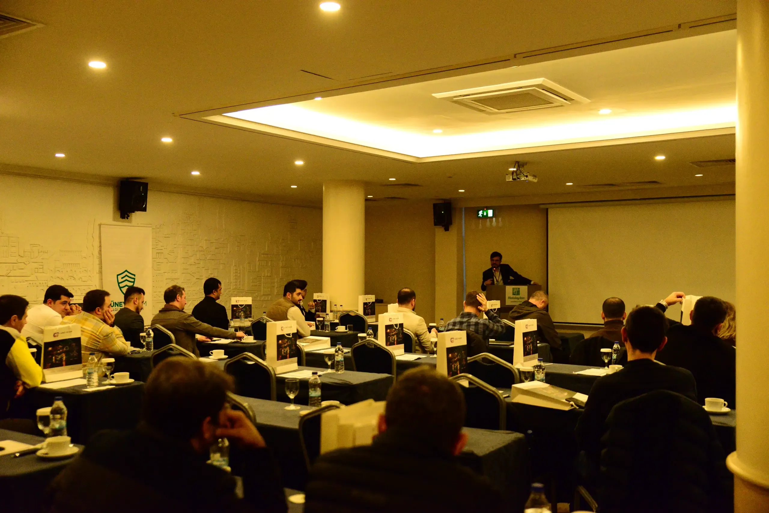 İstanbul Topkapı HolidayInn Hotel'de BT Liderleriyle Bir Araya Geldik!