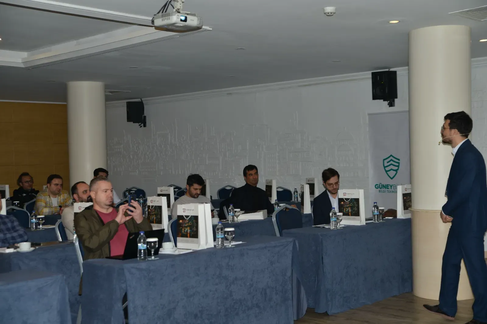 İstanbul Topkapı HolidayInn Hotel'de BT Liderleriyle Bir Araya Geldik!